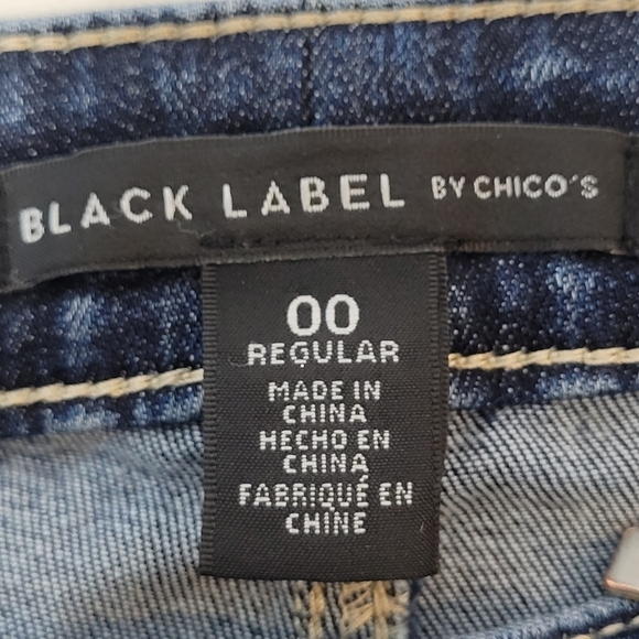Black Label by Chico's Dark Wash Ankle Jeans Zipper Detail - Size 00 / XS / 2 - Picture 10 of 13
